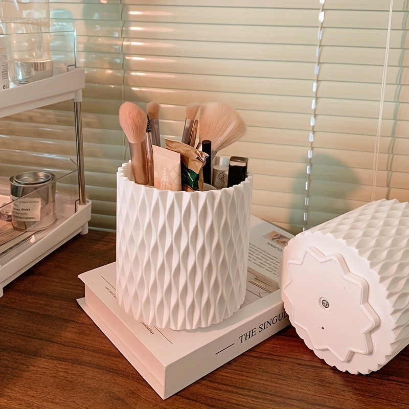 Desktop 360Rotating Cosmetic S - مراجعة Blush Brush Kabuki وسعره